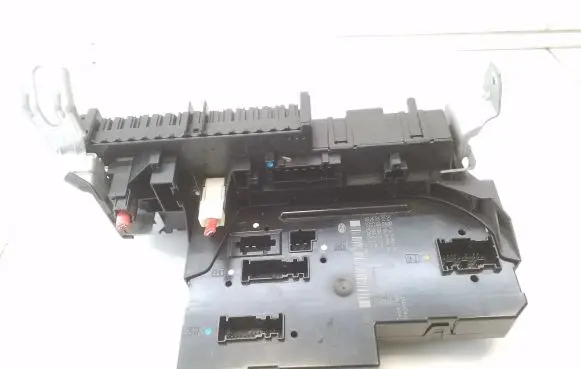 Mercedes-Benz E W212 Fuse module A2129060505 A2129012304