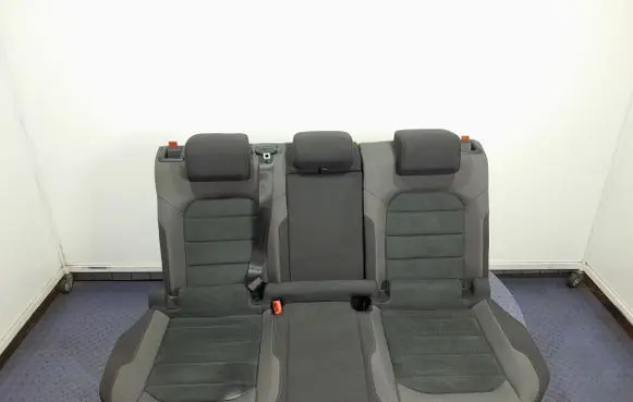 Volkswagen Golf Sportsvan Second row seats 