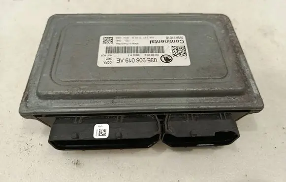 Skoda Fabia Mk2 (5J) Engine control unit/module 03E906019AE 03E906019C 5WA11018