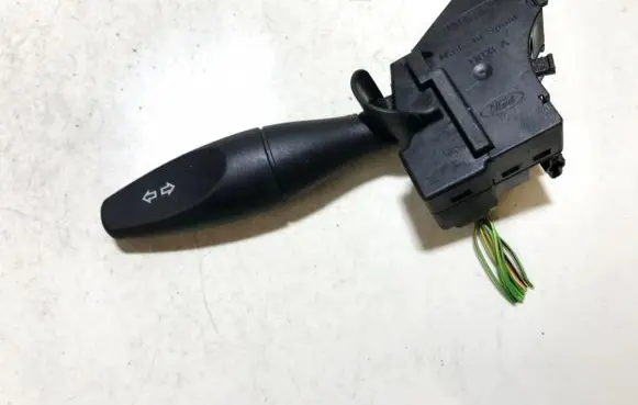 Ford Focus Indicator stalk 98ag13335ae 98ag-13335-ae
