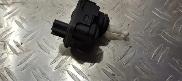 Volvo S40, V40 Headlight level adjustment motor 00728232 007282-32
