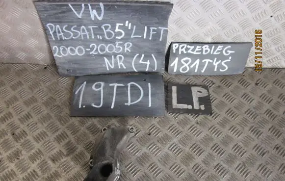Volkswagen PASSAT B5.5 Engine mounting bracket 8D0199307P