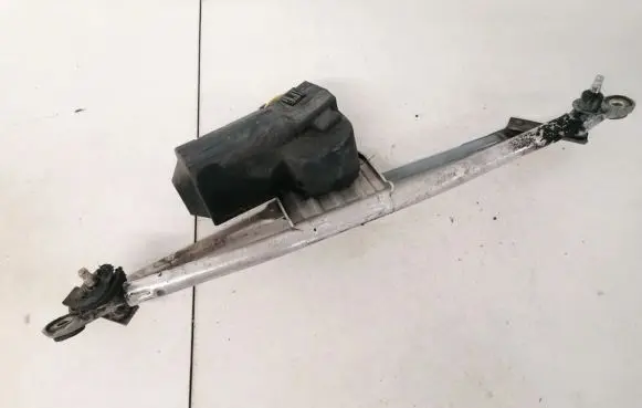 Opel Astra G Front wiper linkage and motor