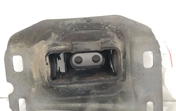 Peugeot 308 SW Engine mounting bracket 9812667680