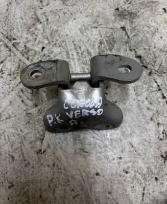 Toyota Corolla Verso AR10 Front door lower hinge 
