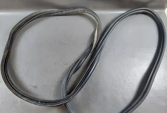 Skoda Superb B8 (3V) Loading door rubber seal (on body) 3V5827705B
