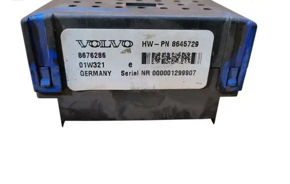 Volvo V70 Fuse box set 8676286 8645729 01W321