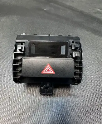 Toyota Hilux VIII Hazard light switch 839100K070A RH1140R52 75H321