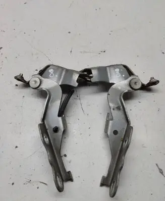 Toyota Corolla E120 E130 Engine bonnet/hood hinges 