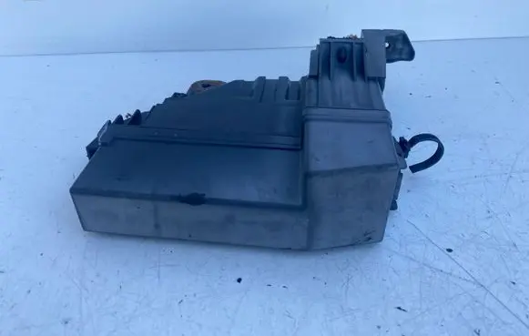 Lexus IS 220D-250-350 Fuse module