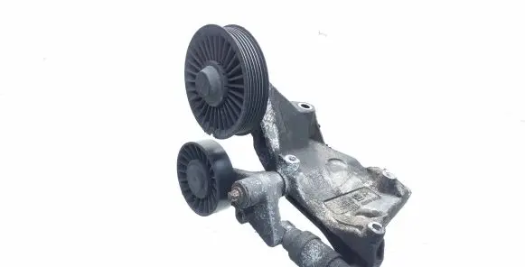 Opel Astra G A/C compressor mount bracket 90529912 F2246691100 180698