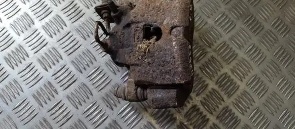 Mitsubishi Pajero Front brake caliper