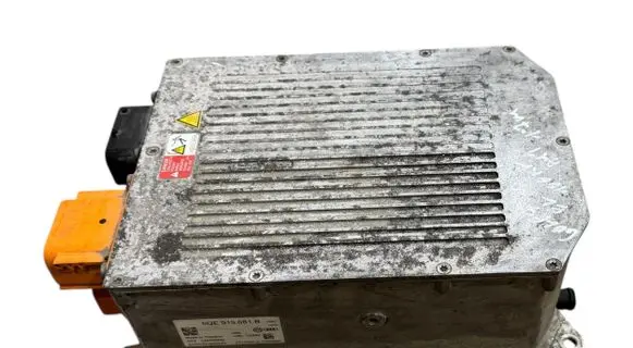 Voltage converter inverter