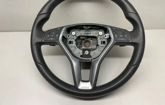 Mercedes-Benz CLS C218 X218 Steering wheel A2184600618 A2184600818 2184600818