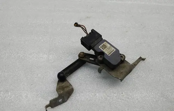 Volvo XC90 Rear air suspension level height sensor 32246988
