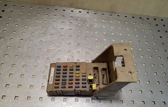 Subaru Legacy Fuse module 82201AG000