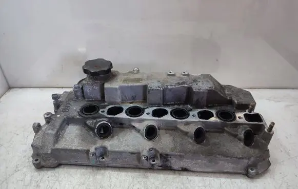 Mitsubishi L200 Rocker cam cover 