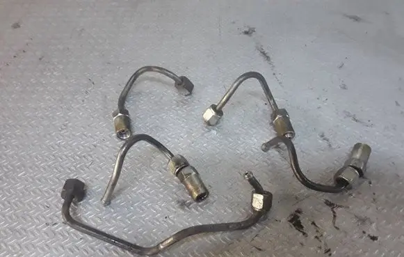 Opel Zafira B Fuel injector supply line/pipe 