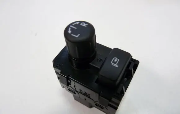 Subaru Levorg Wing mirror switch 83061FJ000