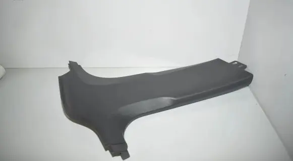 (B) pillar trim (bottom)