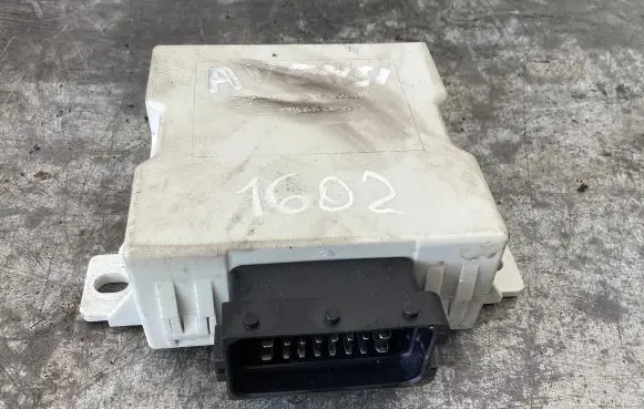 Toyota Avensis T250 Window wiper relay Pa66cf15