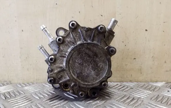 Mitsubishi Outlander Vacuum pump 03G145209C