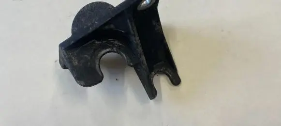 Opel Astra H Engine mounting bracket