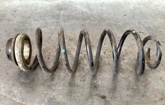 Citroen C4 I Rear coil spring