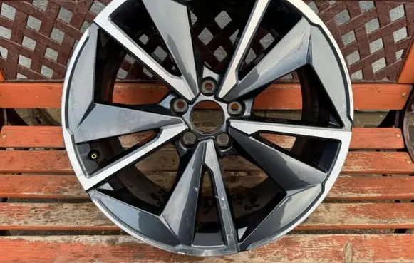 Nissan Qashqai J12 R19 alloy rim 