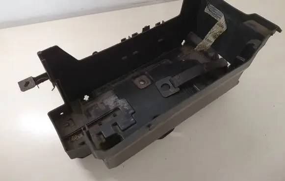 Battery box tray