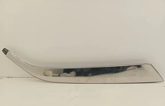 Peugeot 5008 II Rear side glass trim 9827008877