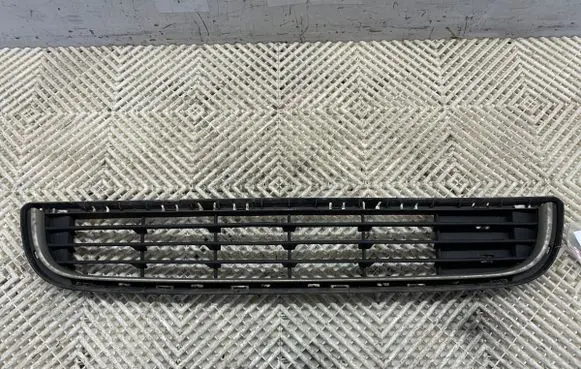 Citroen Berlingo Front bumper lower grill 9677662180