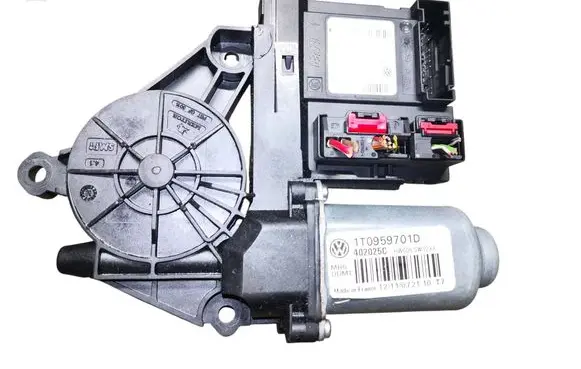 Volkswagen Golf V Front door window regulator motor 1K0959793J 1T0959701D