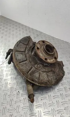Volkswagen PASSAT B7 Front wheel hub