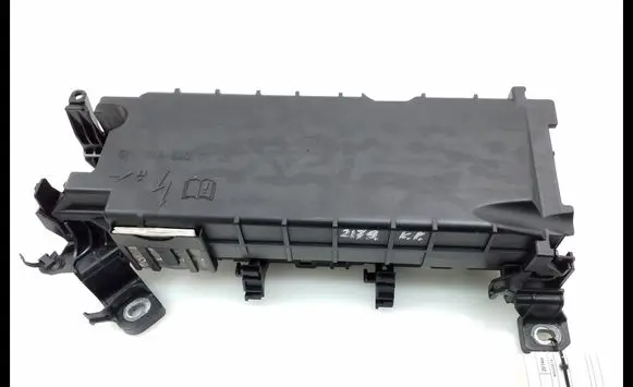 Mercedes-Benz A W176 Fuse module A2465400140
