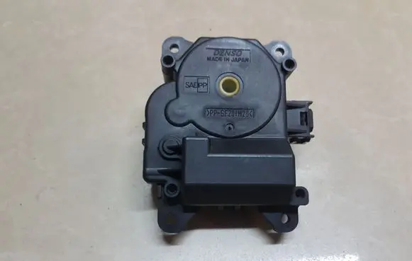 Toyota Prius (XW20) Air flap motor/actuator 0637007440