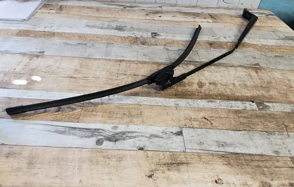 Peugeot 407 Front wiper blade arm 74560
