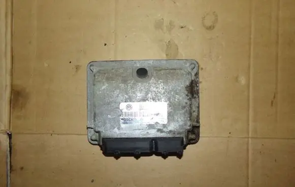 Seat Toledo II (1M) Engine control unit/module 0261206588