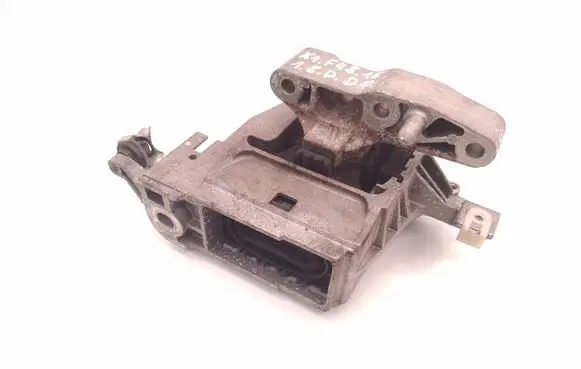 Engine mount bracket