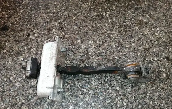 Opel Corsa D Front door check strap stopper