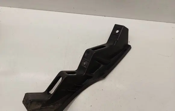 Volkswagen PASSAT B6 Front bumper mounting bracket 3C0807890