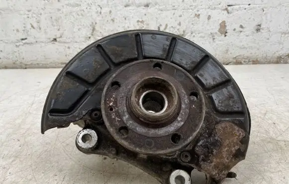 Seat Alhambra (Mk2) Front wheel hub