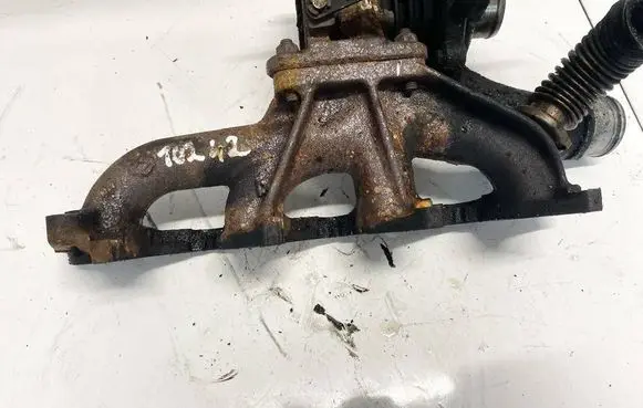 Volvo S40, V40 Exhaust manifold
