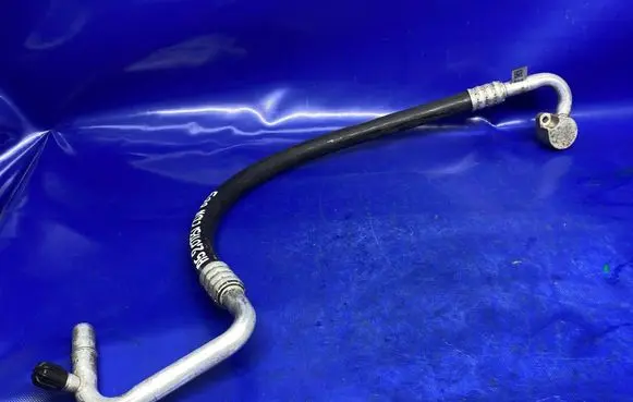 Audi A5 Air conditioning (A/C) pipe/hose 8T0260707B