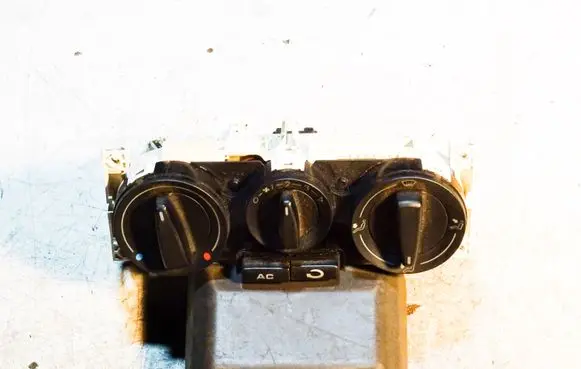 Volkswagen PASSAT B5 Climate control unit 1J0820045E