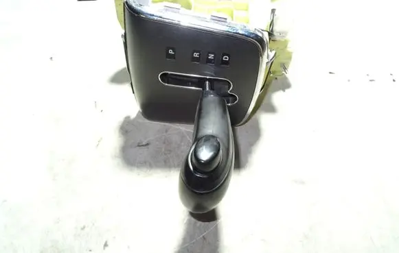 KIA Sorento Gear selector AE71111