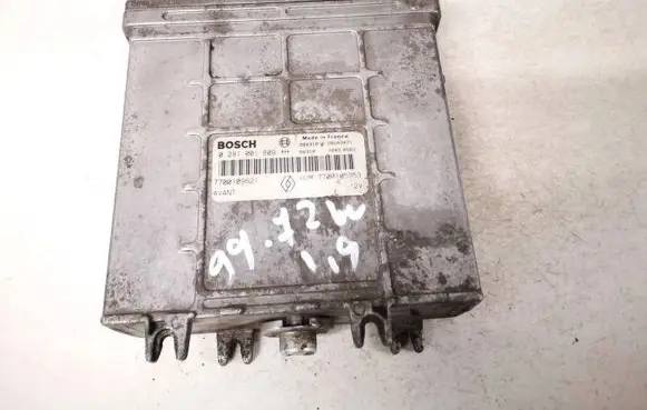 Renault Scenic I Engine control unit/module 7700109621 0281001809