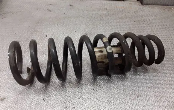 Volkswagen Touareg I Front coil spring 