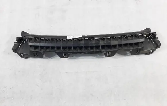 Audi A3 S3 8P Rear bumper mounting bracket 8P7807385