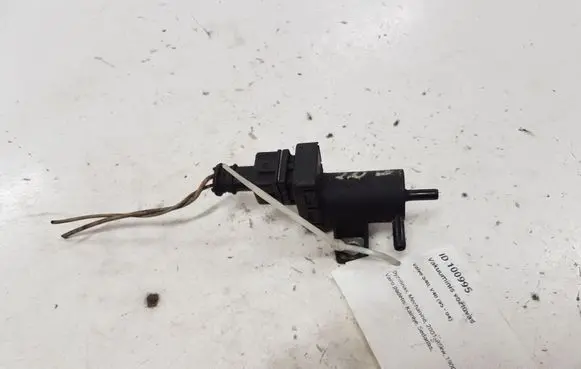 Volvo S40, V40 Vacuum valve 7700113709